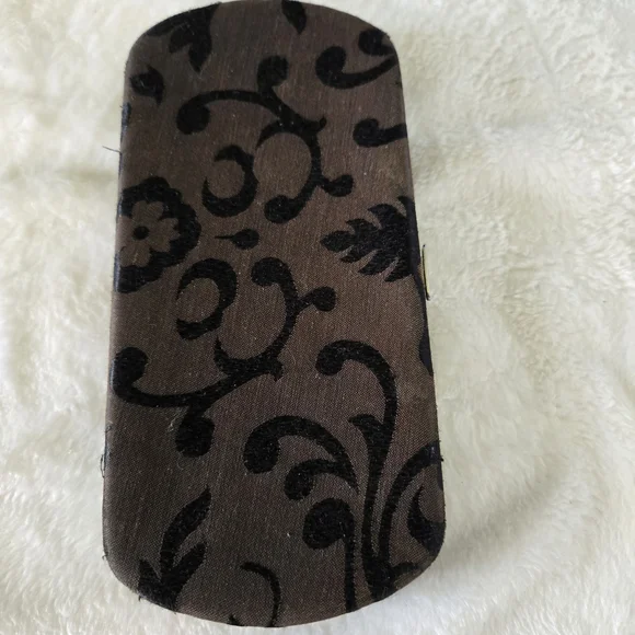 Patterned Hard Eyeglass Case in Beige and Black Floral Hard Shell Glasses Case (Black) – Blind As A Bat  main image 3